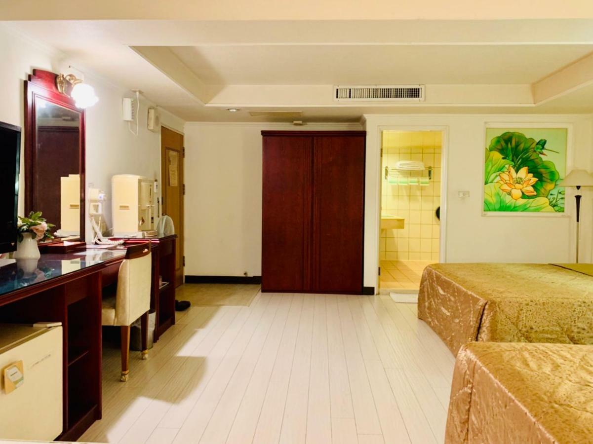 Athens Hotel Taichung Exterior foto